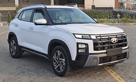 White 2024 Hyundai Creta 1.5 MPi SX(O) front three quarter view, India spec midsize SUV