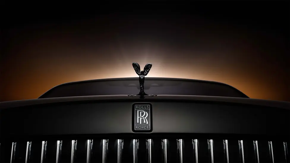 This Rolls Royce Special Edition, inspired by the solar eclipse, features a magnificent starry pattern! Take a peek