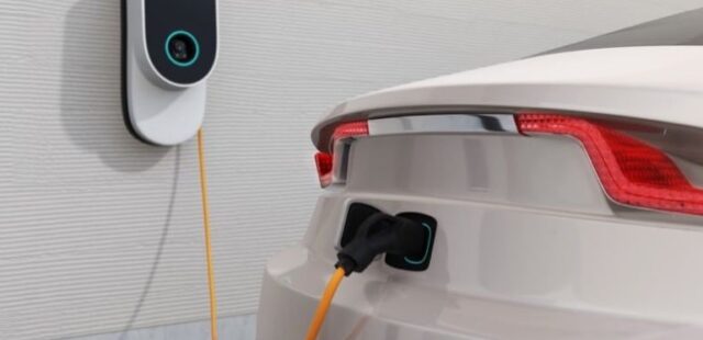 Home EV Charging in India: 5 Must-Have Accessories in 2025