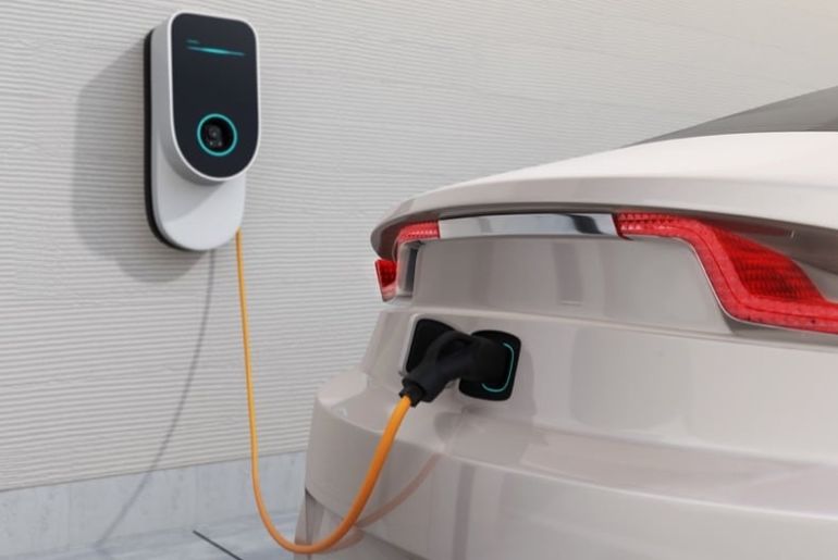 Home EV Charging in India: 5 Must-Have Accessories in 2025